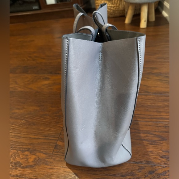 {Banana Republic} leather tote bag - Picture 5 of 15